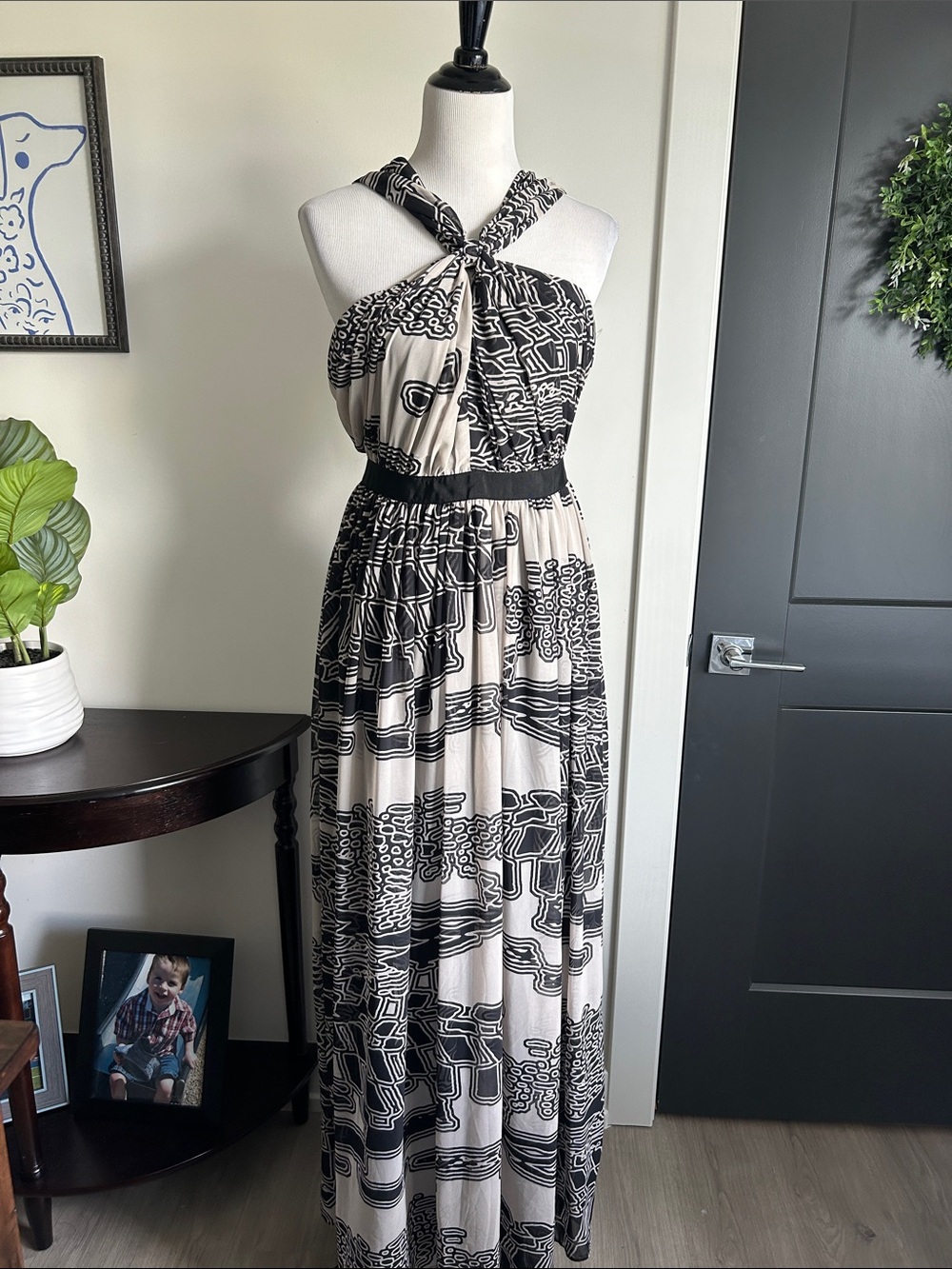 🆕 Ark M may also fit small Black & Cream Halter elegant summer Maxi Dress
